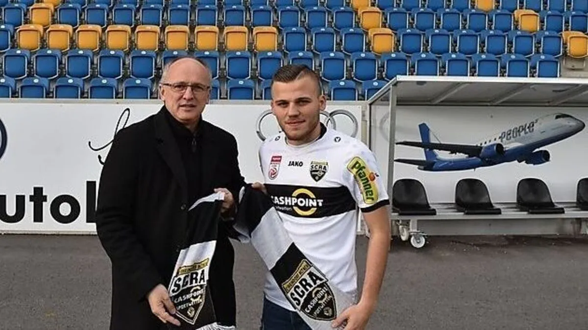 Volkan Akyildiz (rechts) mit Altach-Sportdirektor Georg Zellhofer