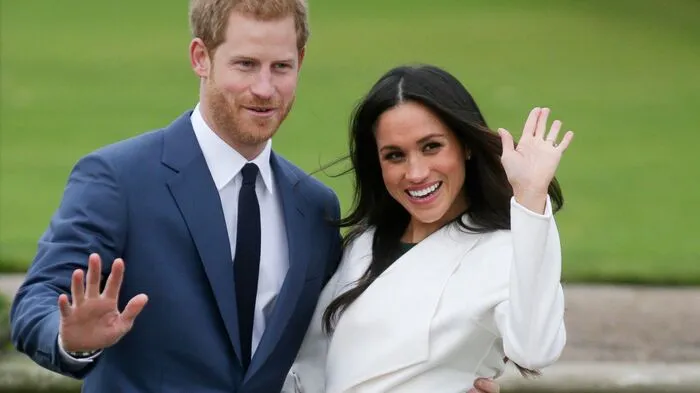 Es war Liebe auf den ersten Blick: Prinz Harry und die Schauspielerin Meghan Markle lernten sich im Sommer 2016 über eine gemeinsame Freundin kennen, die ein Blind Date für die beiden organisierte.