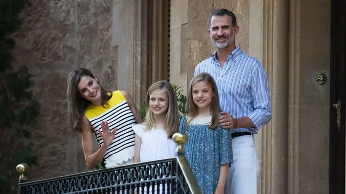 Die ehemalige Fernsehmoderatorin setzt als Frau des spanischen Königs eigene Akzente. Hier auf einem Bild im Familienurlaub auf Mallorca.