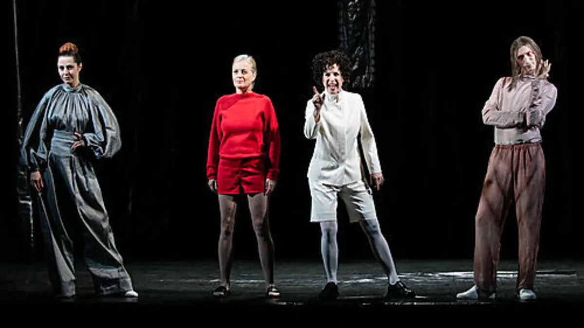 "Das Licht im Kasten": Henriette Blumenau, Beatrix Doderer, Evamaria Salcher, Lukas Walcher