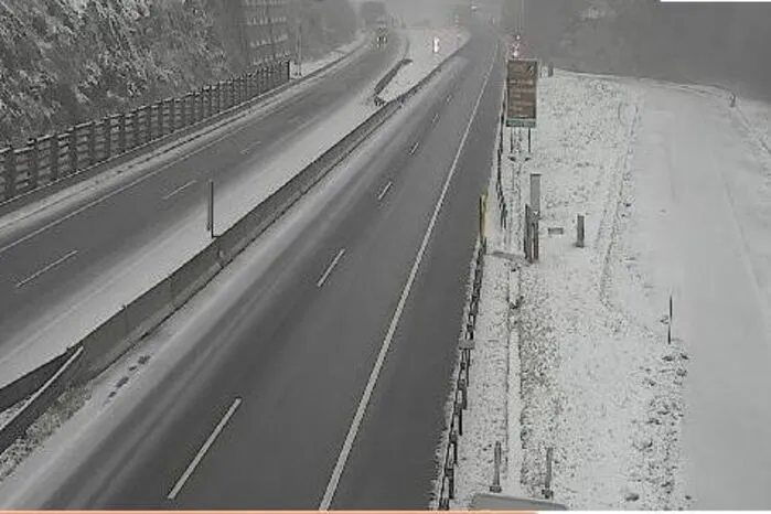 Asfinag-Webcam zwischen Packsattel und Modriach bei Kilometer 228,55 auf der A2 (Screenshot um 14.50 Uhr)