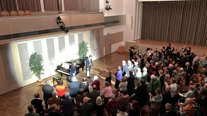 Ein besonderer kammermusikalischer Abend begeisterte am Donnerstag, dem 23. Oktober, das Publikum im großen Saal des Arbeiterheims in Fohnsdorf.