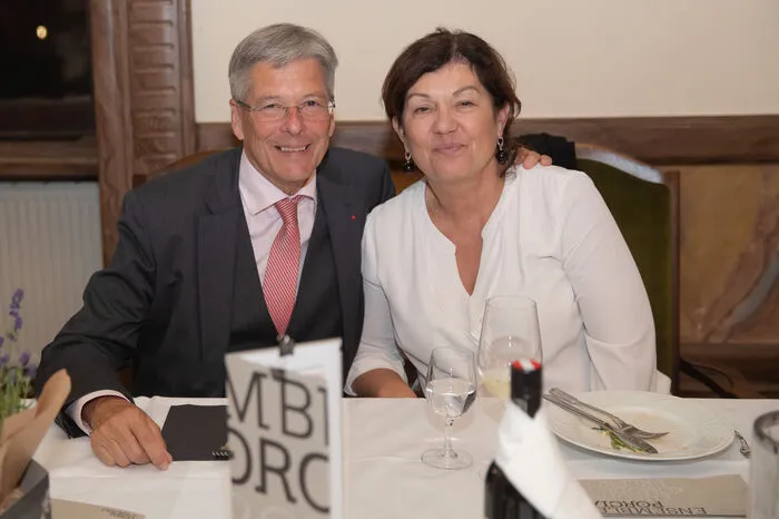 Landeshauptmann Peter Kaiser mit Partnerin Ulrike Wehr.