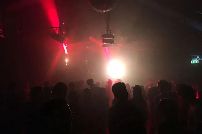 Klick dich durch die Nacht!