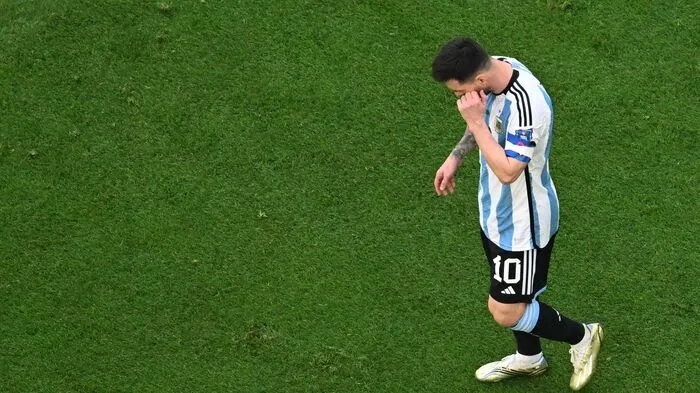 zur historischen Pleite von Lionel Messi und Argentinien gegen Saudi-Arabien