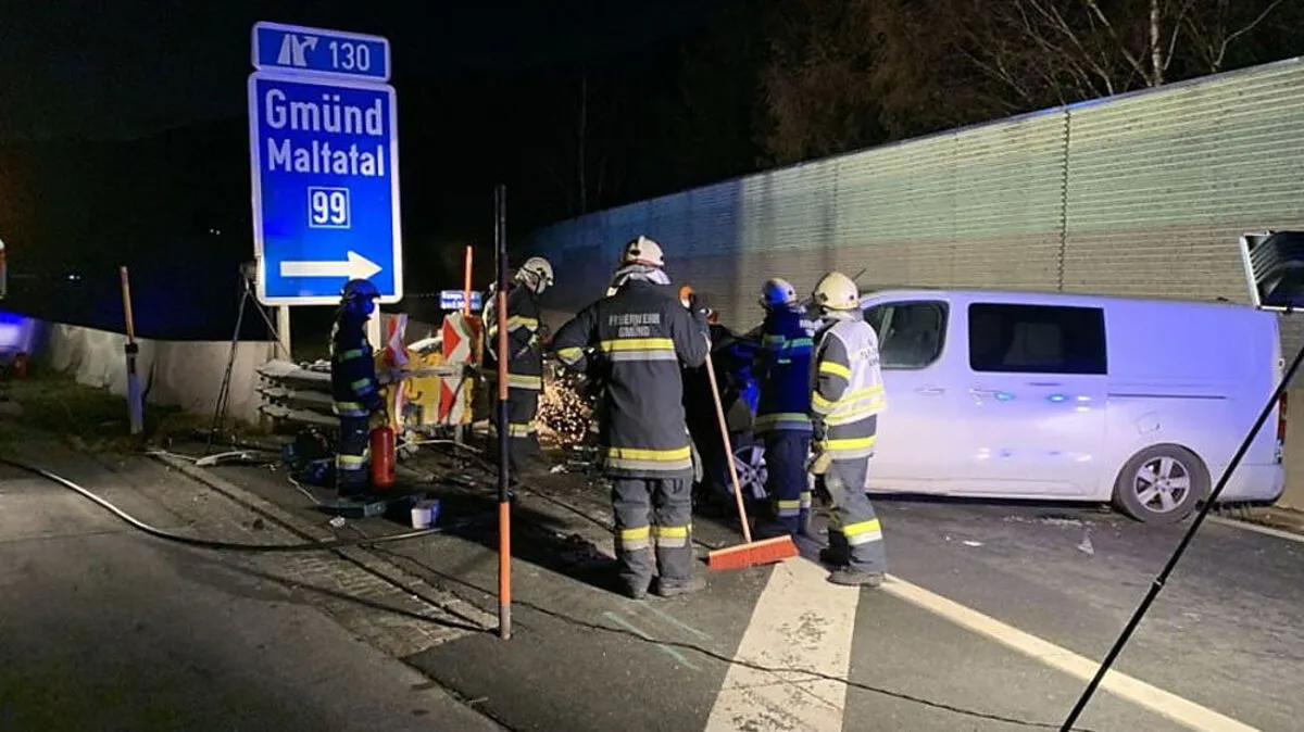 Vermutlich wegen eines Sekundenschlafes kam es zu dem Unfall