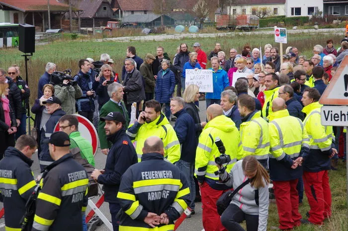 Neben vielen Bewohnern sprachen sich mit Fritz Kratzer (Kapfenberg), Peter Koch (Bruck) und Hubert Zinner (Tragöß-St. Katharein) auch die drei Bürgermeister der betroffenen Gemeinden gegen die Deponie aus.