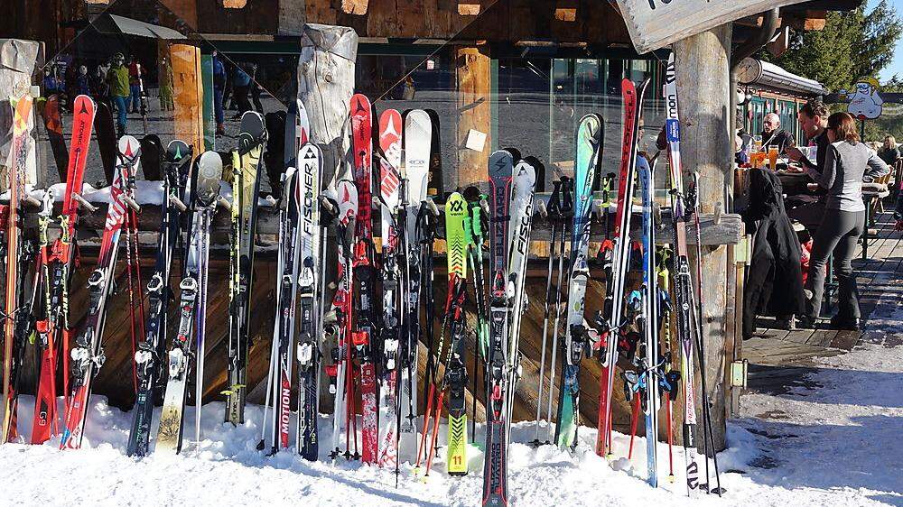 Skihütten, Restaurants und Hotels wurden kontrolliert