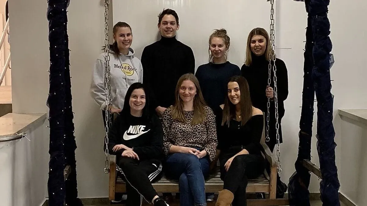 Die angehenden Maturanten sind schon fleißig am Dekorieren