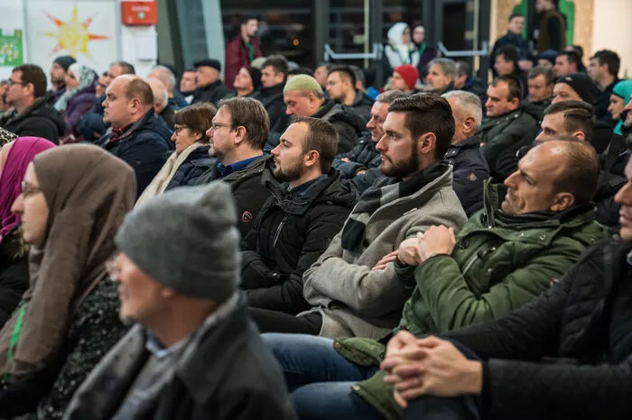Bei der anschließenden Diskussion wurde auch kritische Fragen gestellt...