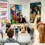 Kinderbuchautorin Karin Ammerer feierte mit drei Volksschulklassen „15 Jahre Kinderzeitung“ im Kleine-Zeitung-Büro in Feldbach