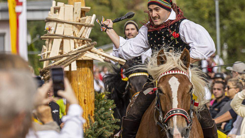 Der Kärntner Kirchtagsbrauch geht auf mittelalterliche Ritter- und spätere Reiterspiele zurück