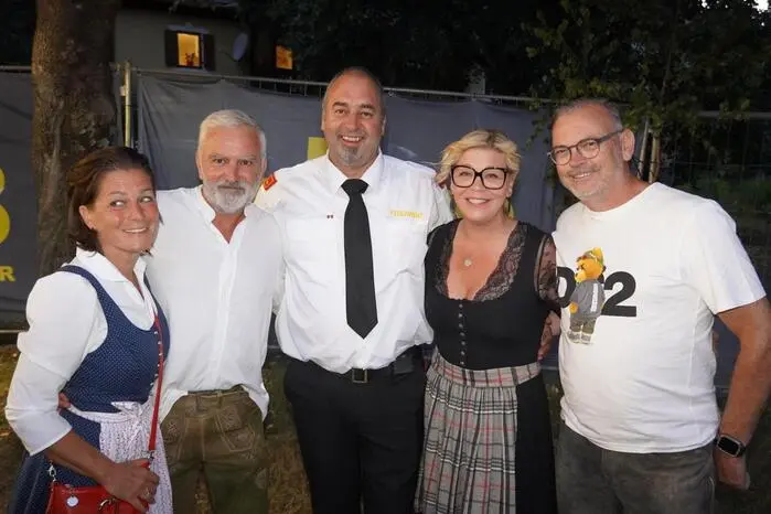 Unter den zahlreichen Besuchern sah man auch den Bürgermeister von Seeboden Thomas Schäfauer, den ersten Vizebürgermeister Thomas Grasser, Gemeindevorstand Horst Zwischenberger, die Nationalratsabgeordnete Tina Berger (am Bild zweite von rechts) sowie den Landtagsabgeordneten Christoph Staudacher am Kirchtag.