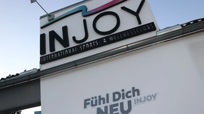 Walter, Manuela und David Stückler luden zur feierlichen Eröffnung des Fitnessstudios "Injoy" in Köflach.
