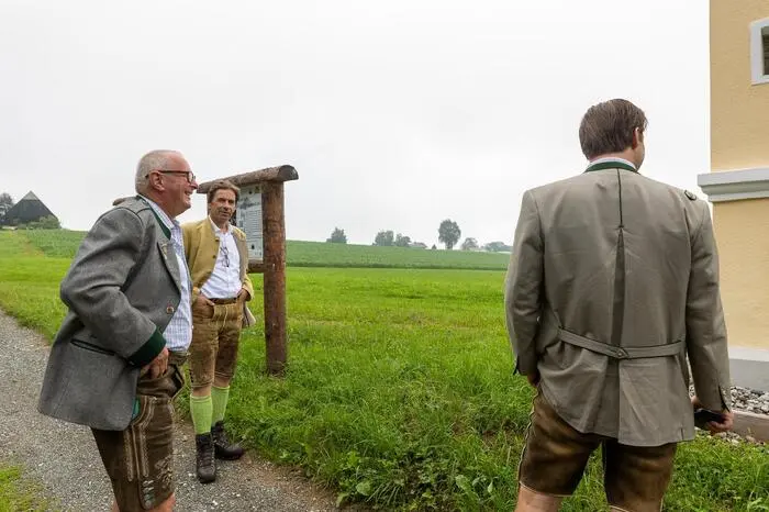 Nach der Besichtigung gab es eine Brettljause der Familie Eberhardt vlg. Scheitz am „Turm im Gebirge“. 