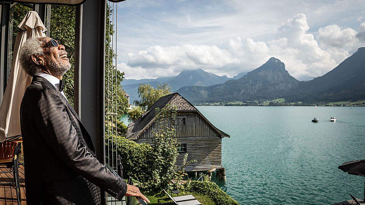 Morgan Freeman genießt den Ausblick am Wolfgangsee