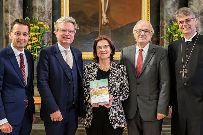 Superintendentialkurator Michael Axmann, Landeshauptmann Christopher Drexler, Michaela Sohn-Kronthaler, Altbischof Michael Bünker, Superintendent Wolfgang Rehner 