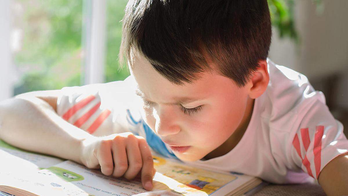 Kinder lernen lieber lesen, wenn ihre Lust auf Bilder im Kopf durch Vorlesen geweckt wird