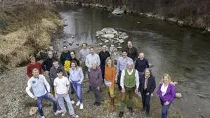 SÖG-Spitzenkandidat Thomas Matzer, vorne rechts, mit seinem Team. Die Liste steht in St. Ruprecht an der Raab zur Wahl - als eine von nur zwei Bürgerlisten im Bezirk Weiz