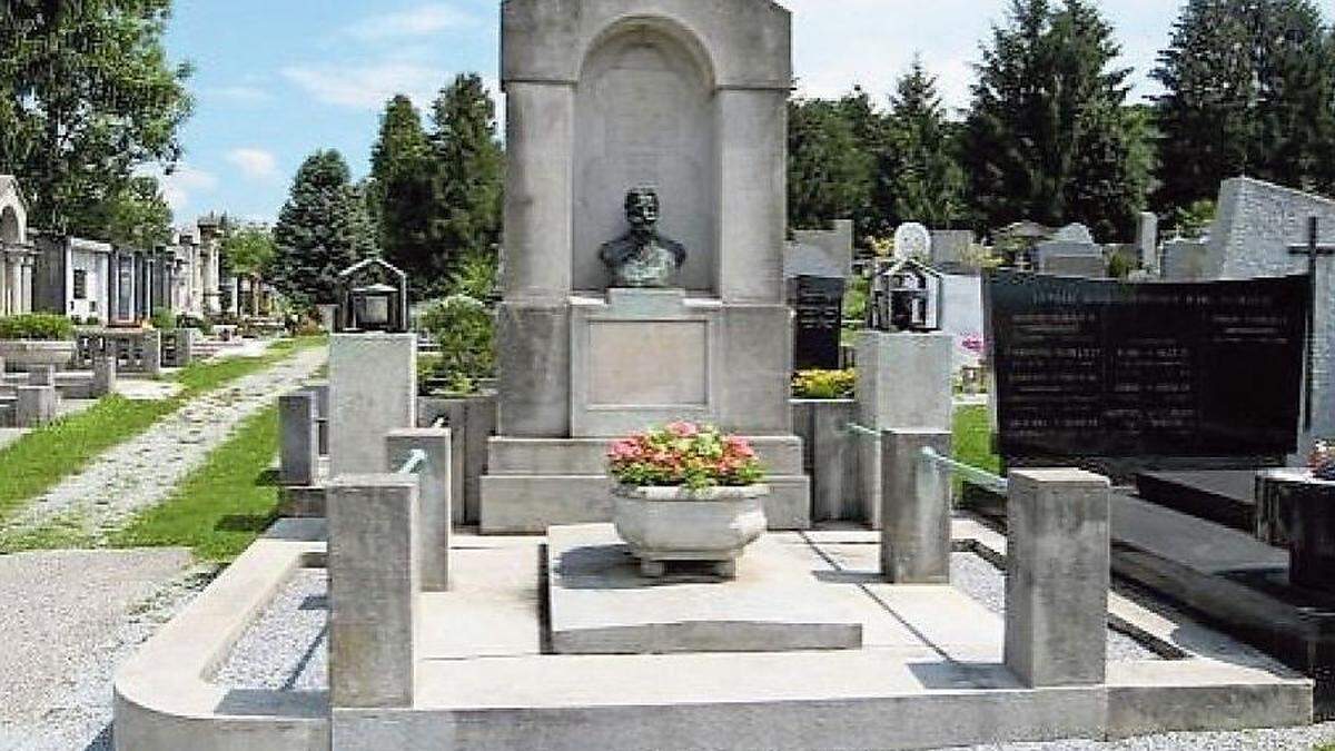 Das Grab von Gottfried Maurer am Ortsfriedhof St. Peter	 