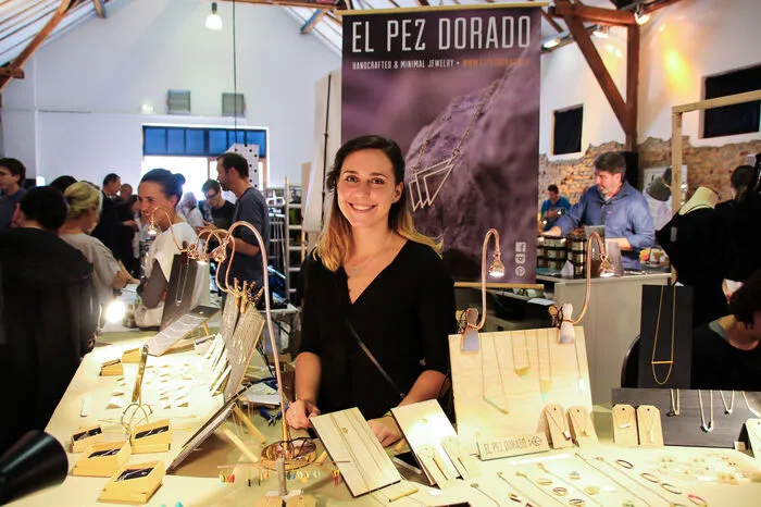 "El Pez Dorado" aus Málaga, Spanien, haben wohl die weiteste Reise hinter sich. Sie verkaufen, wie viele andere AustellerInnen, zarte, handgefertigte Schmuckstücke aus hochwertigen Materialen.