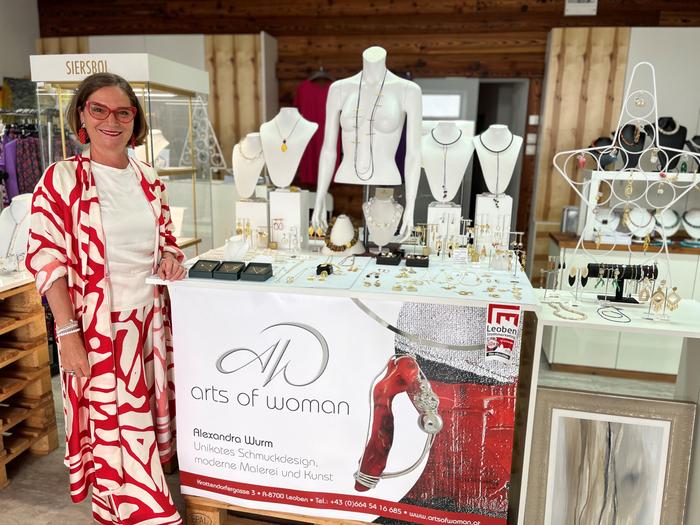 Mit „Arts of Woman“ bietet Schmuckdesignerin und Kunsthandwerkerin Alexandra Wurm aus Fohnsdorf praktisch ein Gesamtpaket für alle Fans ausgefallener Designerstücke an