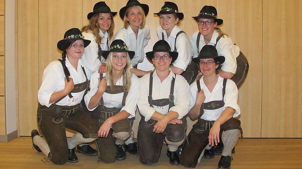 Die Schuhplattlerinnen aus Dechantskirchen waren schon bei einem Volksmusikfestival in Finnland zu Gast