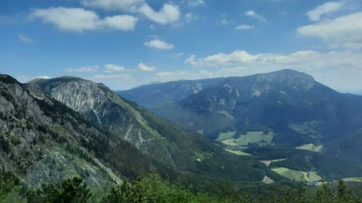 Die frische Bergluft inhalieren ist nur eine der vielen Möglichkeiten, um das Mürztal zu genießen