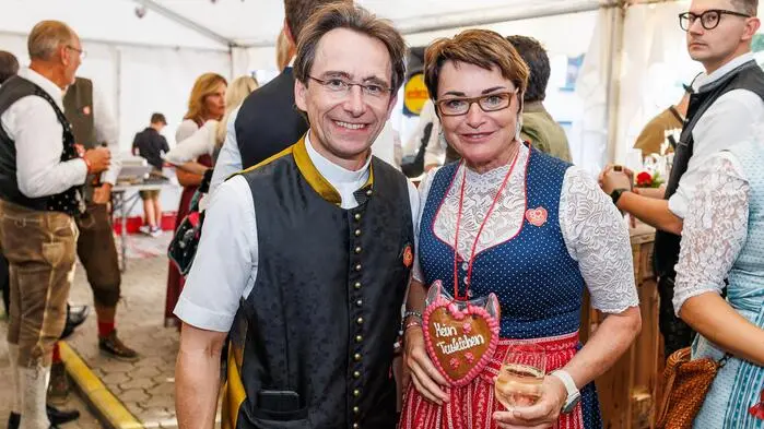 Stadthauptpfarrer Richard Pirker und Landesrätin Beate Prettner (SPÖ) mischten sich unter die rund 300 Gäste