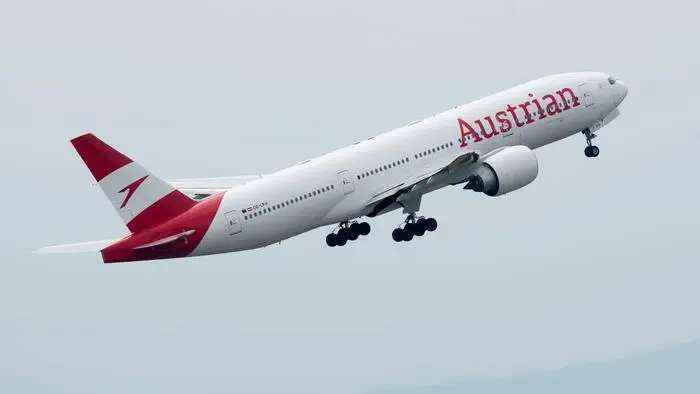 Ein Flugzeug der Austrian Airlines hebt ab