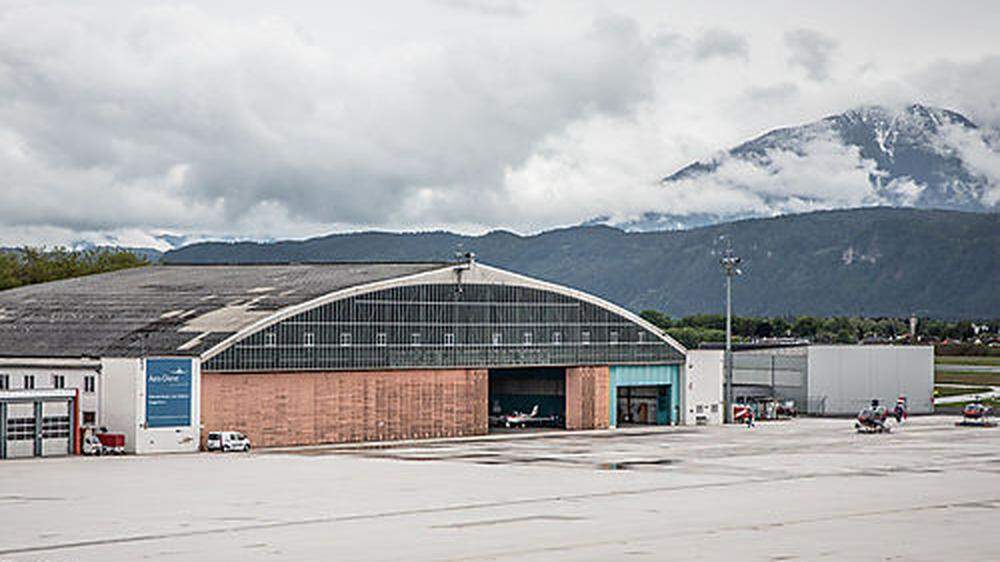 Die historischen Hangars am Flughafen Klagenfurt werden abgerissen