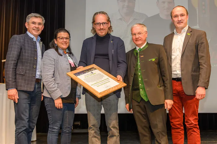 Klicken Sie sich durch die besten Fotos der Präsentation des Feldbacher Stadtbiers!