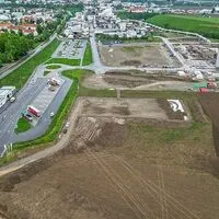 Auf sieben Hektar errichtet die Treibacher Industrie AG ihre neue PV-Anlage