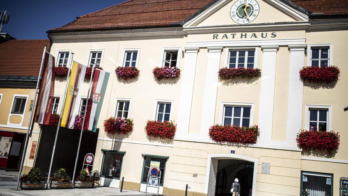 Das allgemeine Fahrverbot gilt künftig vom Hauptplatz kommend bis zum Blumengeschäft Wanda