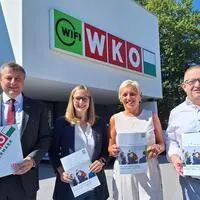 WKO Regionalstellenleiter Thomas Heuberger mit Monika Karner, Leiterin des Bildungsmanagements Regionen, sowie Manuela Weinrauch und Manfred Walter von der WKO Regionalstelle Südoststeiermark