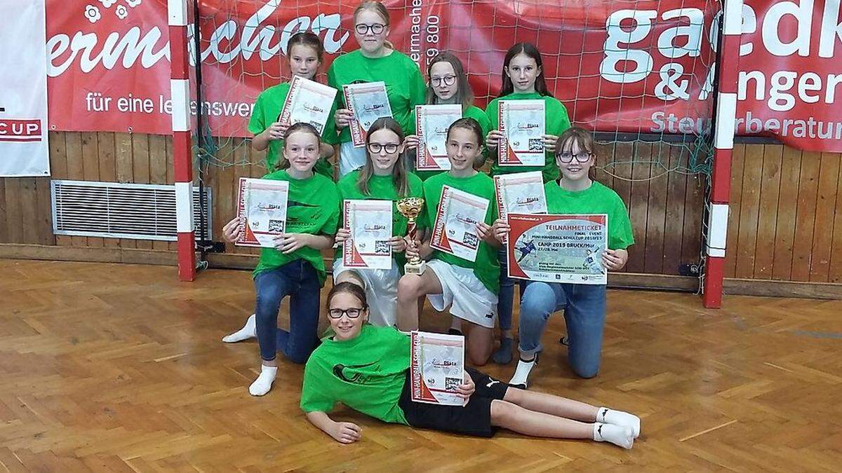 Die Handball-Spielerinnen der Neuen Sportmittelschule St. Stefan haben sich für das Bundesfinale qualifiziert 