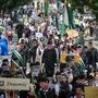 Samstagnachmittag war die Bergparade mit mehr als 1600 Teilnehmern ein Höhepunkt der Bergstadtfestes in Leoben