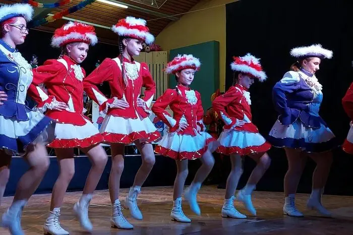 Mit dem Einzug des Prinzenpaares und der Faschingsgilde, dem sogenannten „Elferrat“, begann am Freitag die Premiere der Faschingssitzung. 