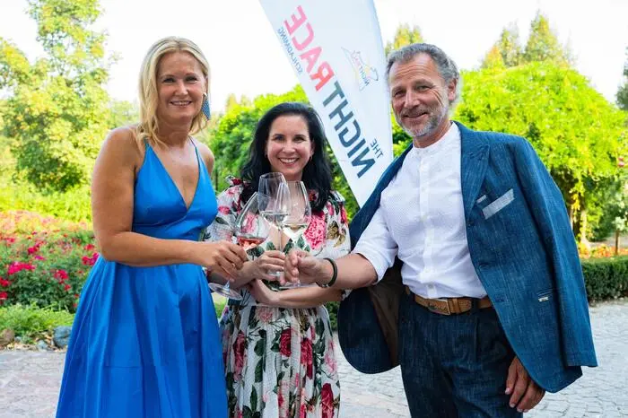 Mit jeder verkauften Flasche wird der Skinachwuchs des WSV Schladming unterstützt. 