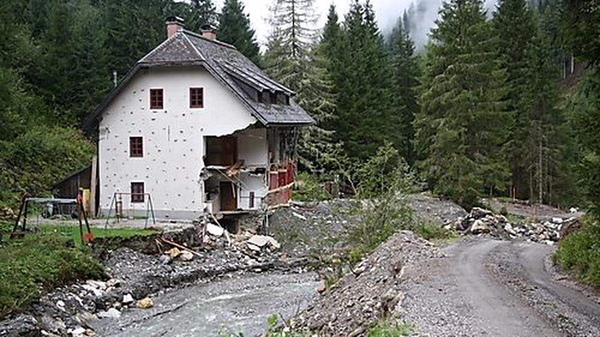 Unwetter im August 2017 richtete schwere Schäden an, hier das Berghaus im Walchental