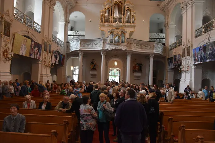 Den ersten Teil sieht man in der Pfarrkirche...