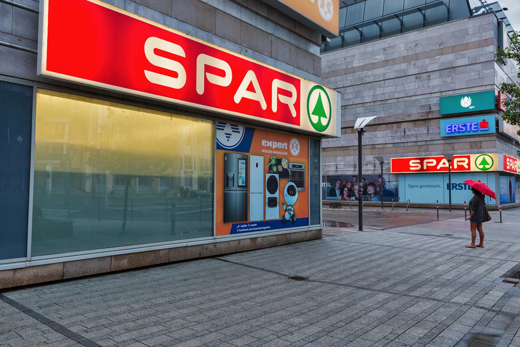 Steuer gilt für Handelsketten: Ungarische Sondersteuer: Hattmannsdorfer fordert rasches Handeln