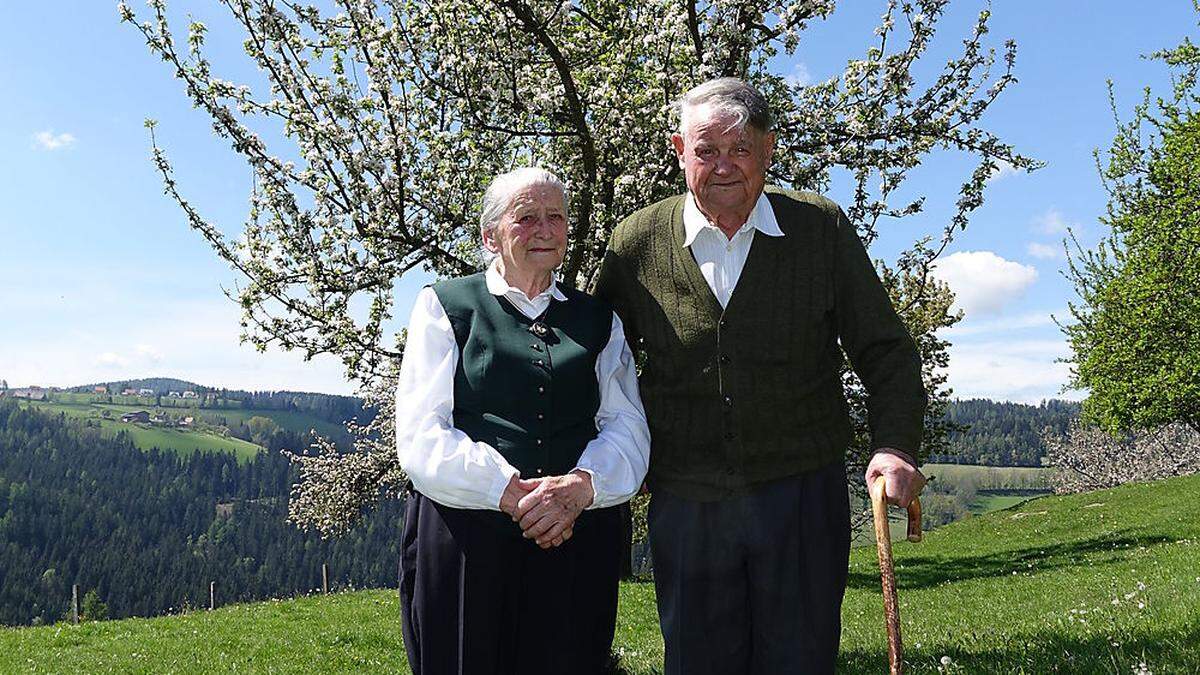 Am 6. Mai 1947 (kleines Bild) feierten Frieda und Franz Pabst mit einem seiner neun Brüder eine Doppelhochzeit 