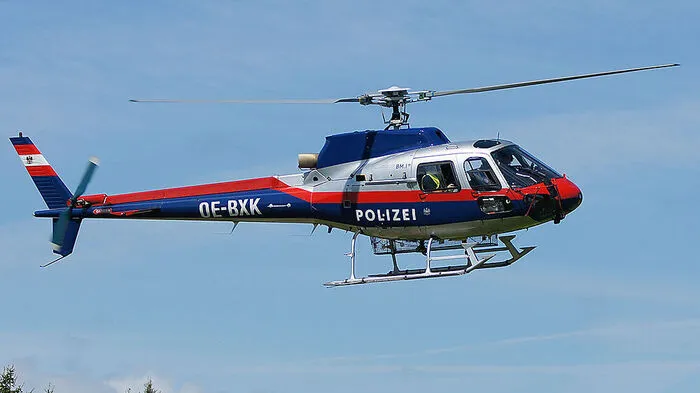 Auch ein Polizeihubschrauber war im Einsatz (Symbolbild)