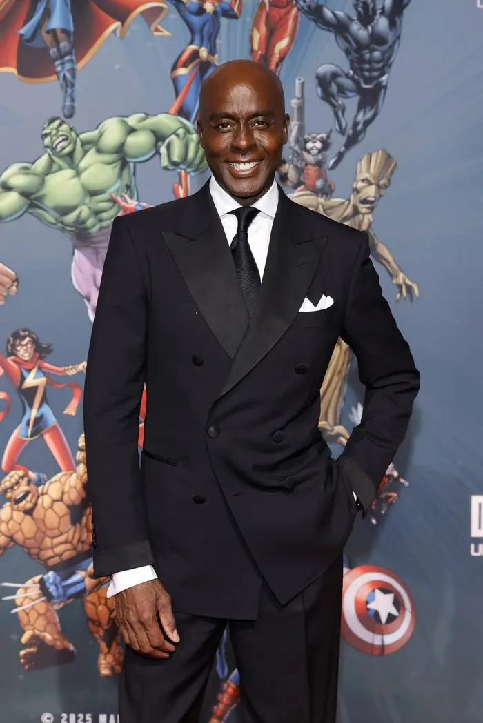 Model Bruce Darnell bei der Ausstellung Marvel: Die Ausstellung - Universe of Super Heroes im Odysseum in Köln. Köln, 06.03.2025 NRW Deutschland *** Model Bruce Darnell at the exhibition Marvel The Universe of Super Heroes exhibition at the Odysseum in Cologne Cologne, 06 03 2025 NRW Germany Copyright: xChristophxHardtx