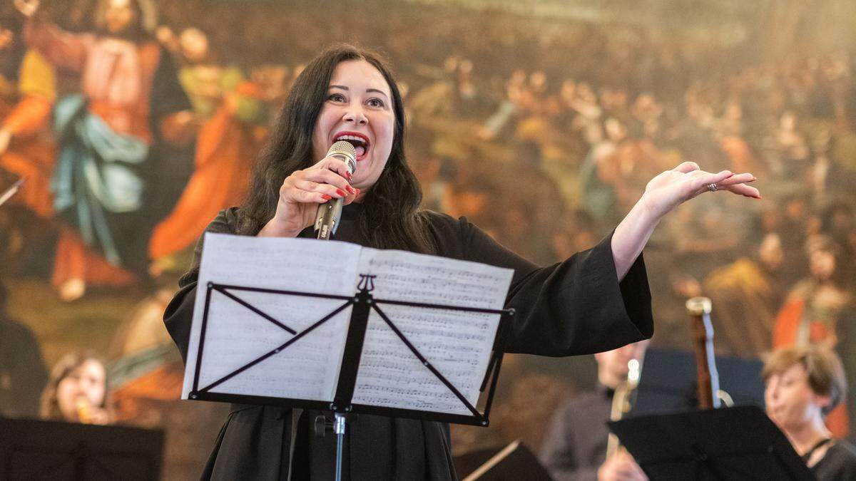 Für die Musik sorgte das Orchester der Neuen Hofkapelle Graz und Sängerin Irina Karamarković 