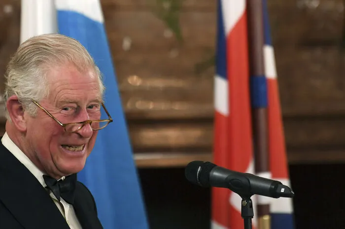 Zahlreiche Programmpunkte standen auch in München, der Hauptstadt Bayerns, auf dem Plan. Beim Staatsbankett in der Münchner Residenz hielt Charles eine Rede auf Deutsch und begann diese landestypisch mit "Servus".  