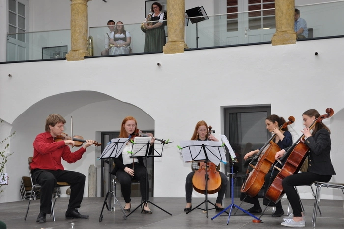 Ebenfalls zu hören waren die Hausleitnmusi, das Streichorchester der Musikschule Murau und die Kinder der Volksschulen Mariahof, Neumarkt und St. Marein.