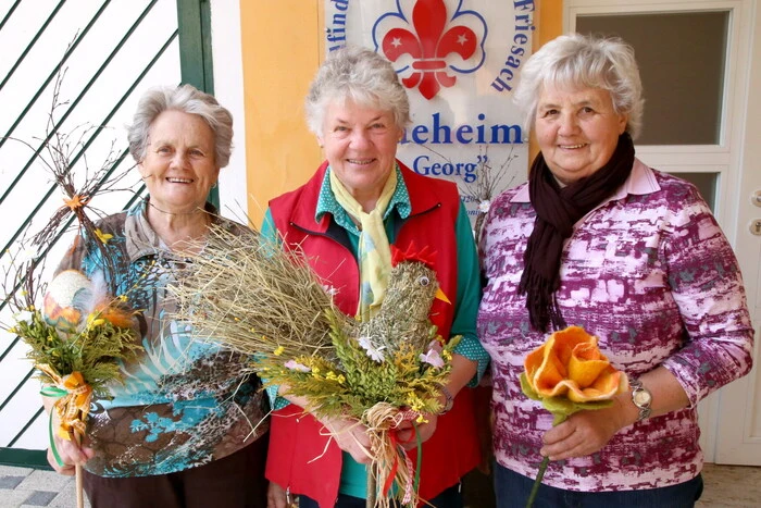 Über den Besucheransturm sichtlich erfreut zeigte sich das Organisatoren-Trio Irmgard Ebner, Renate Samonig und Steffi Unterweger (am Foto von links).