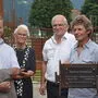 Josef Brandner, Gerrie Middelkoop-Oosterom (Cousine des NS-Opfers), Piet Blonk (Neffe des Verunglückten) und Hans-Peter Profunser